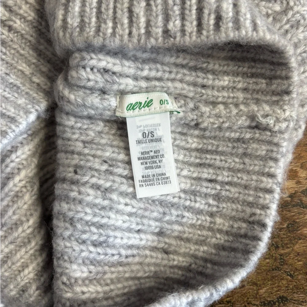 Aerie Light Gray Speckle Knit Beanie